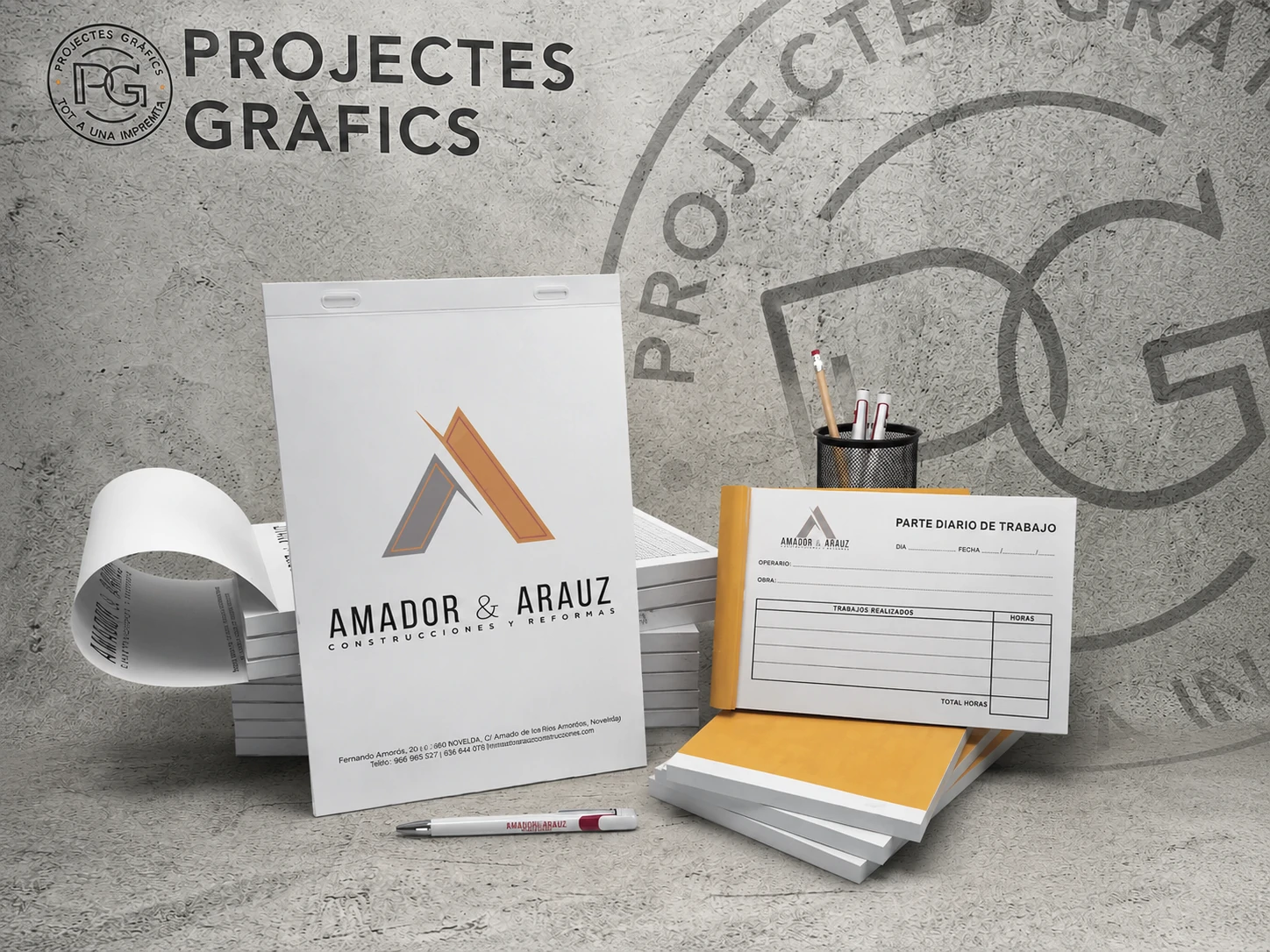Papelería corporativa personalizada para empresa de construcción con carpetas, talonarios, bolígrafos y documentos impresos por Projectes Gràfics